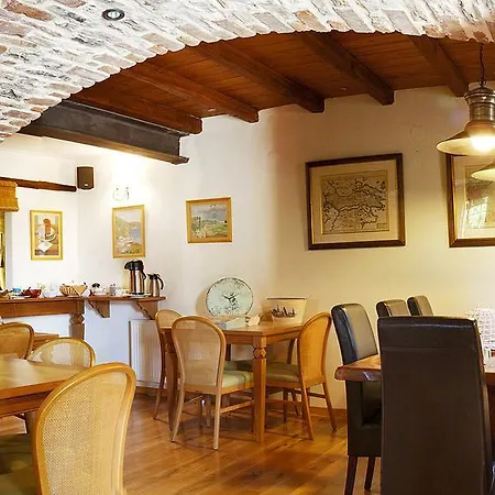 Xenonas Ton Chromaton Vendégház